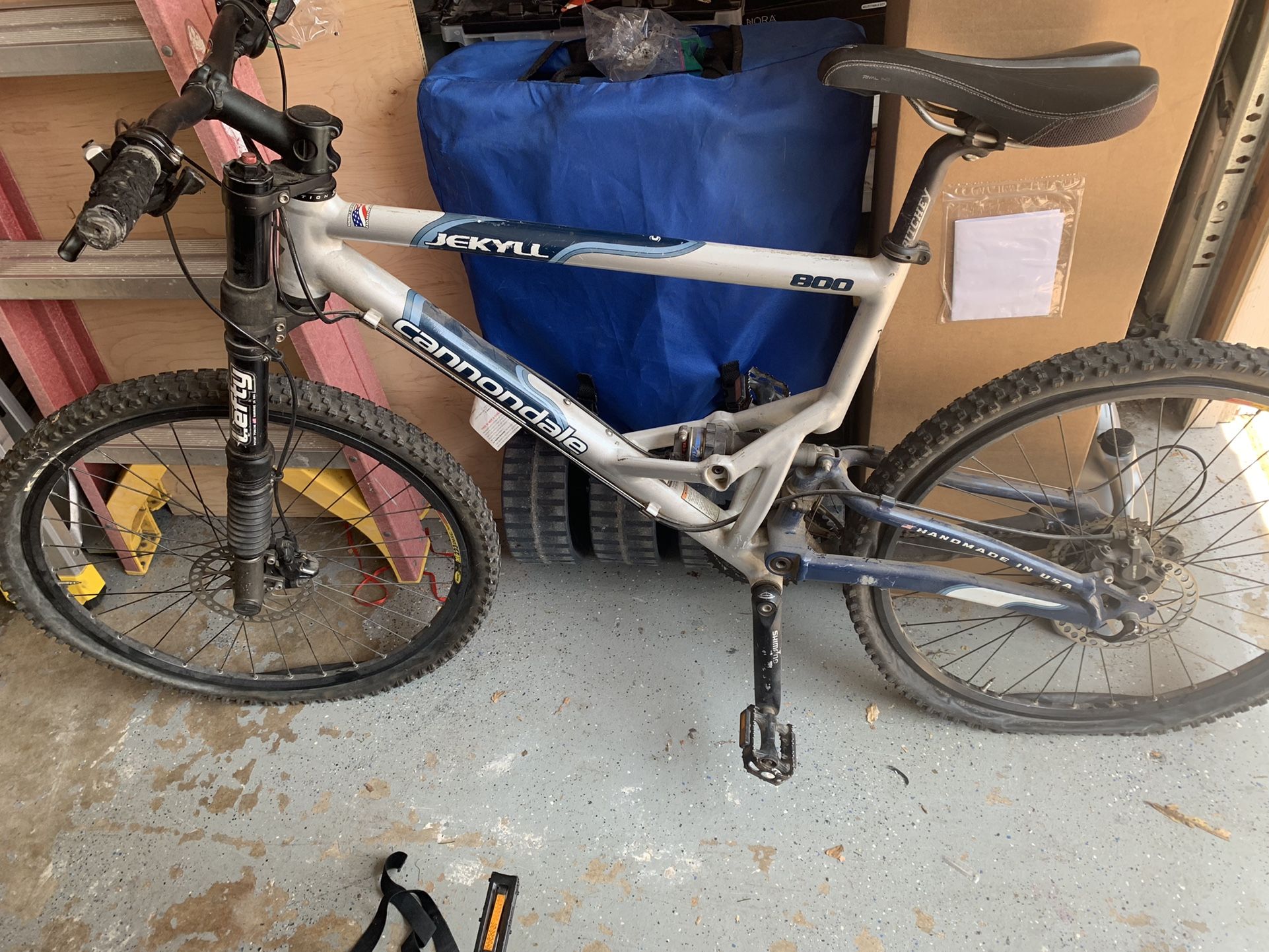 Cannondale Jekyll 800 passten Full