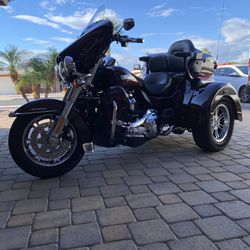 2019 Harley Davidson FLHTCUTG