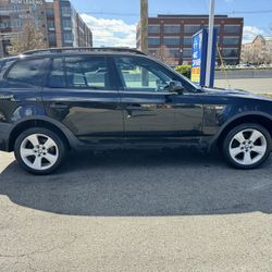 BMW X3 4x4 MID SIZE LUXURY SUV