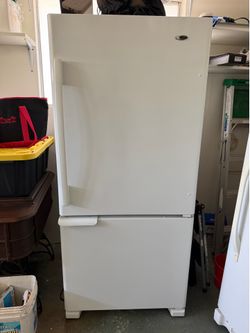 AMANA Refrigerator