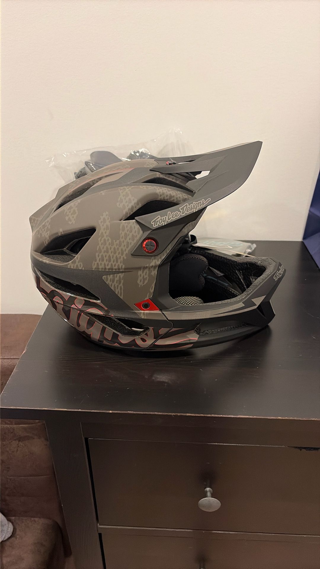 Troylee Full Face Helmet (NEVER USED)