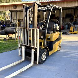 2009 YALE FORKLIFT GOOD CONDITION