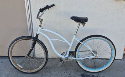 Six Three Zero White Cruiser Bike