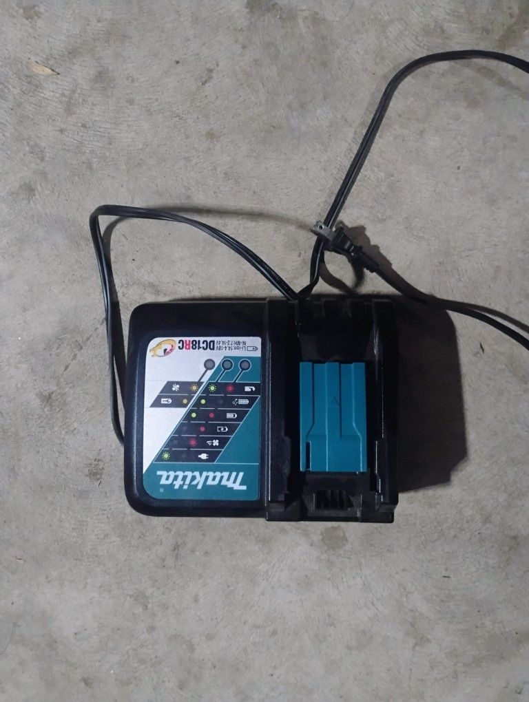 Makita Single Charger almost new