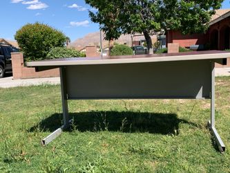 Heavy duty table/desk