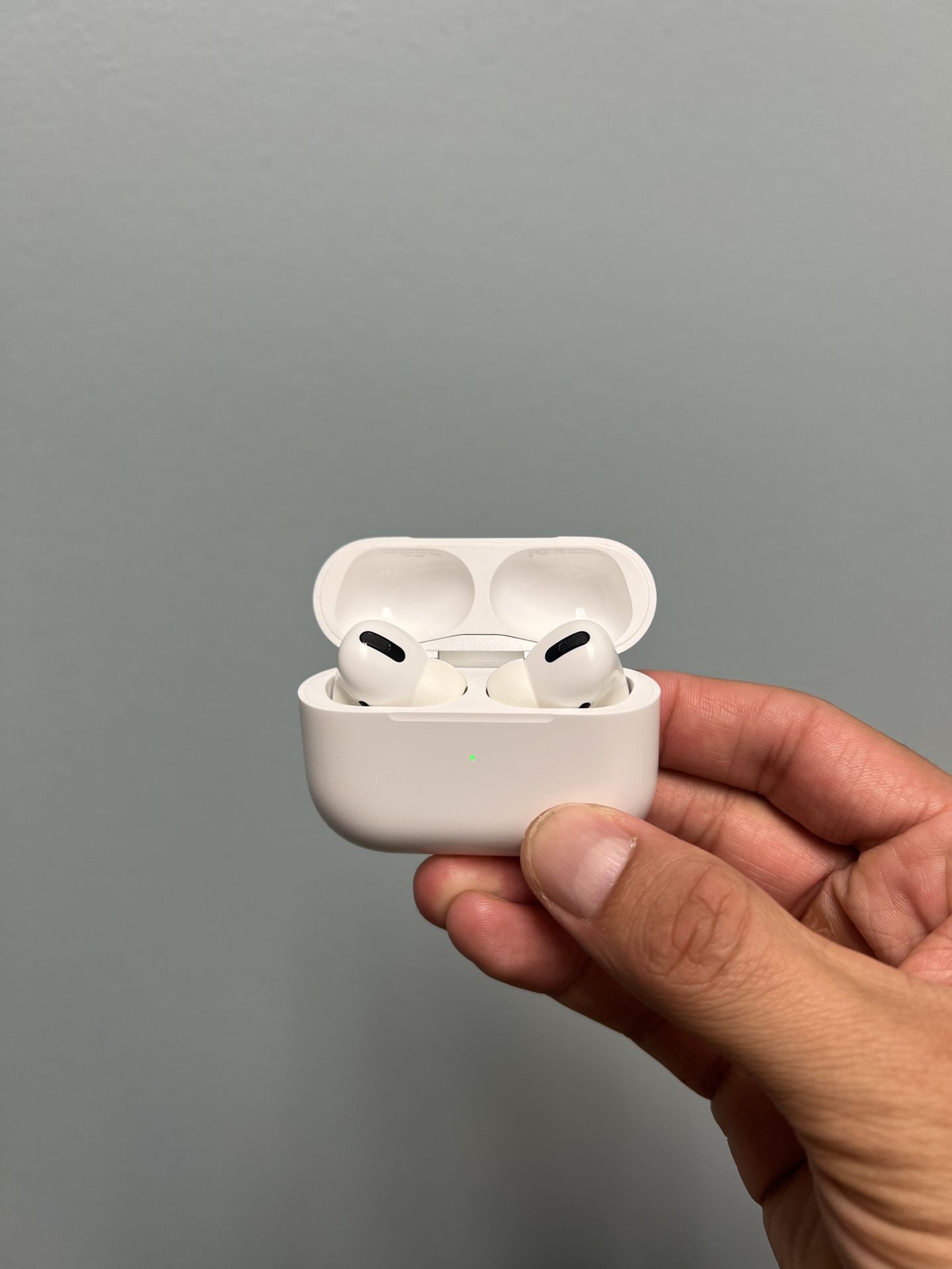 Apple AirPods Pro - Mint Condition 1st Generation