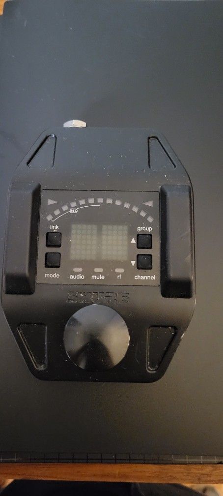 Shure GLXD6 Z2 Digital Wireless Guitar Pedal type wireless receiver W/Power cord