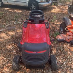 Poulan XT 12.5 Horsepower Briggs & Stratton 32 Inch Cut Riding Mower