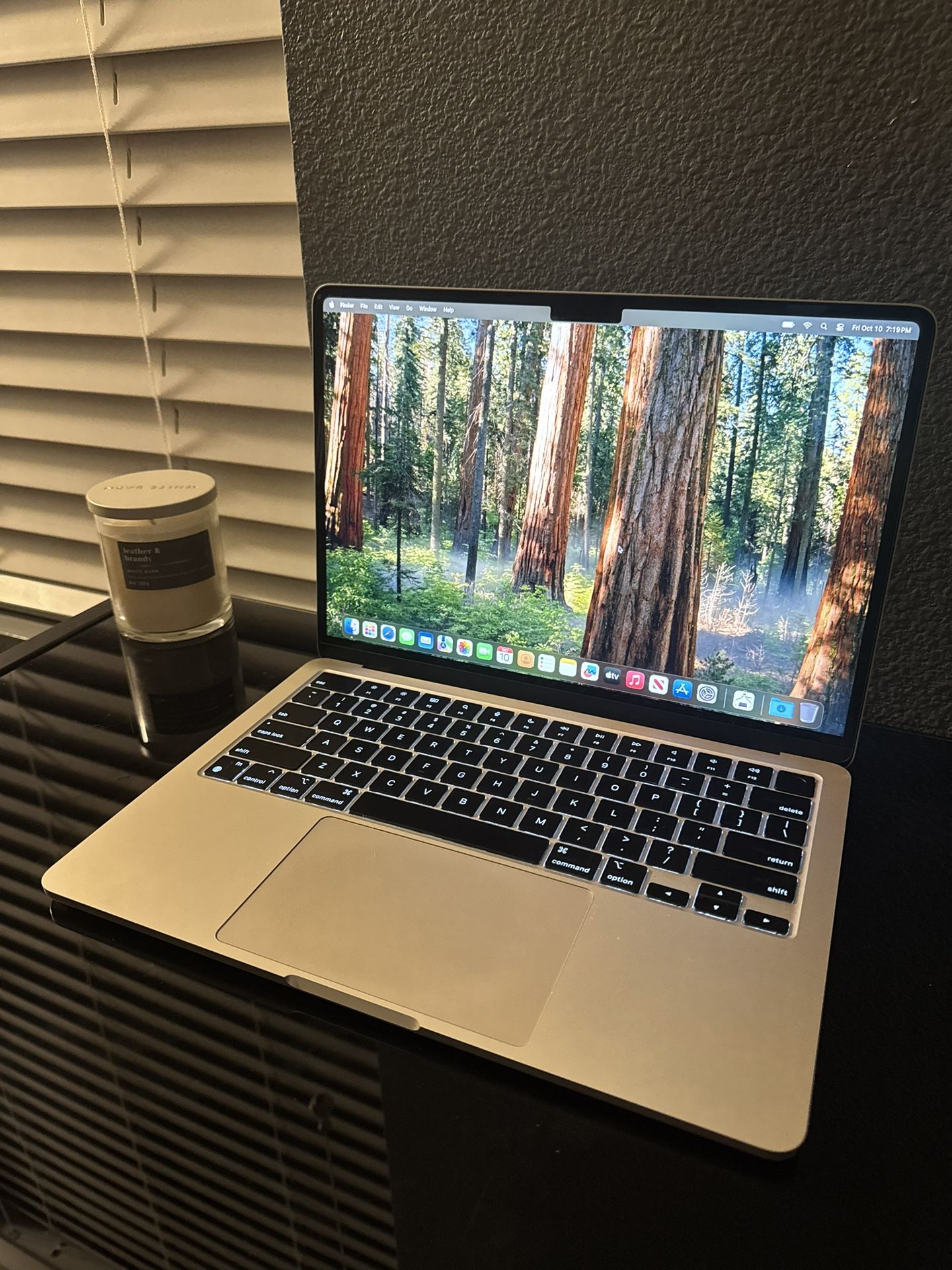 MacBook Air 13” (2024) Apple M3 Chip 16GB RAM 256GB SSD Brand New Condition