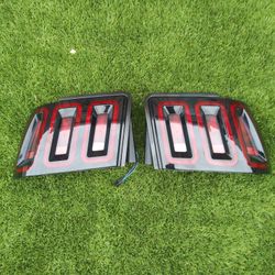 Tail Lights Ford Mustang 00-04