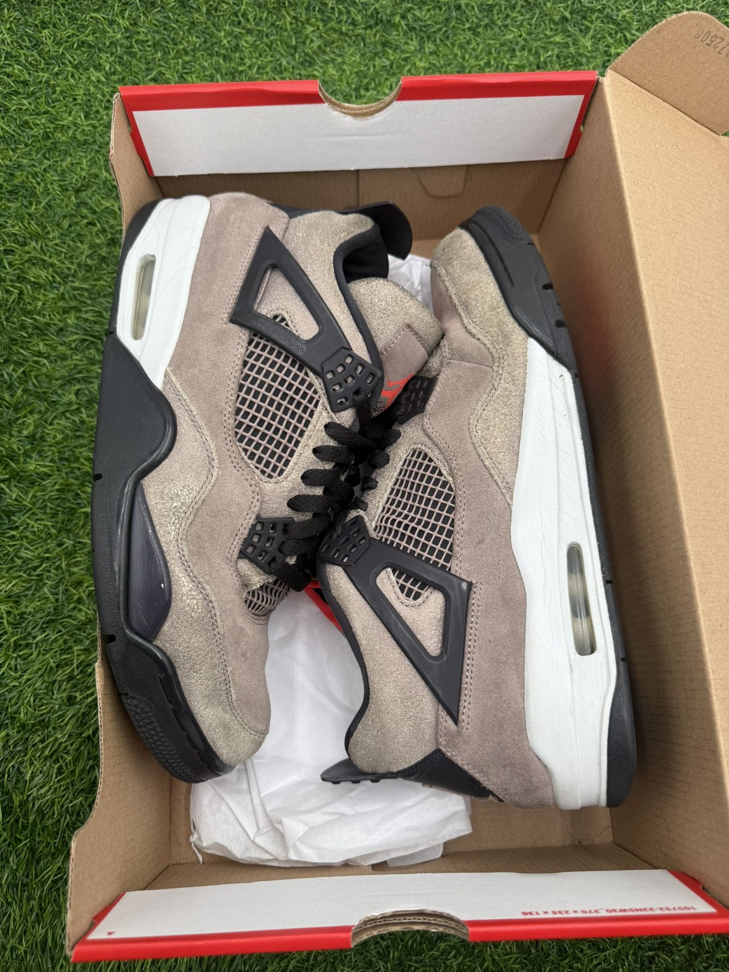 Jordan 4 “Taupe Haze” Size 11.5