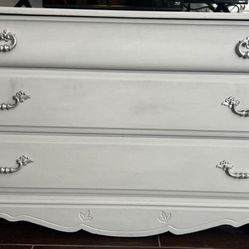 1983 Vintage Furniture