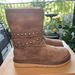 New Ugg Studded Clovis W Sz 7 