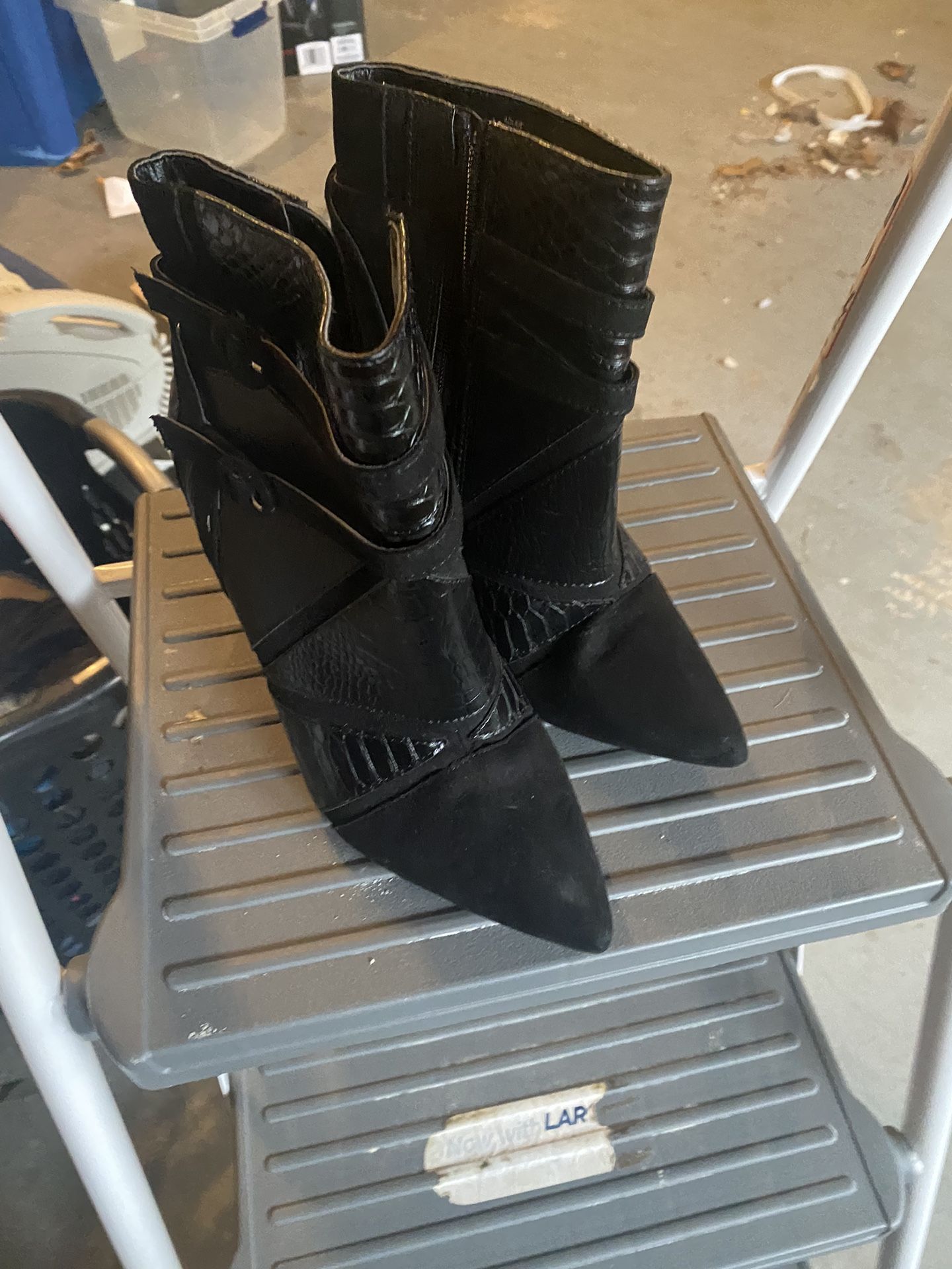 Women’s boots 8.5