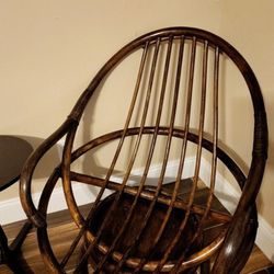 Swivel Rocking Chair With Cream Cushion