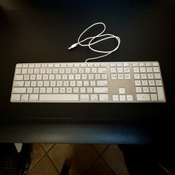 Apple Aluminum Wired USB Keyboard with Numeric Keypad – A1243