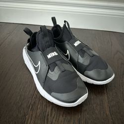 Kids NIKE Size 6
