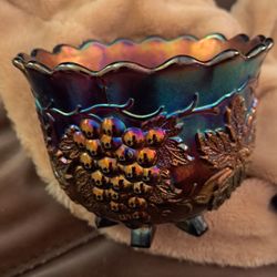 Vintage amethyst carnival Glass 