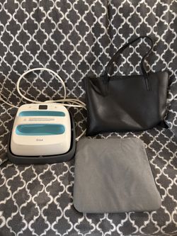 Cricut Easypress W/ Heat Pad And Free Carry Bag