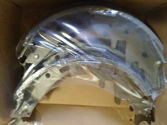 96-06 Ford Rear Drum Brake Shoes