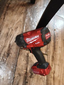 Milwaukee 3/4in impact W/8.0 Forge battery