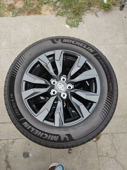 Toyota RAV4 rims and tires