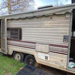 DROPPED PRICE. MUST SELL TRAILER! READY TO MOVE!