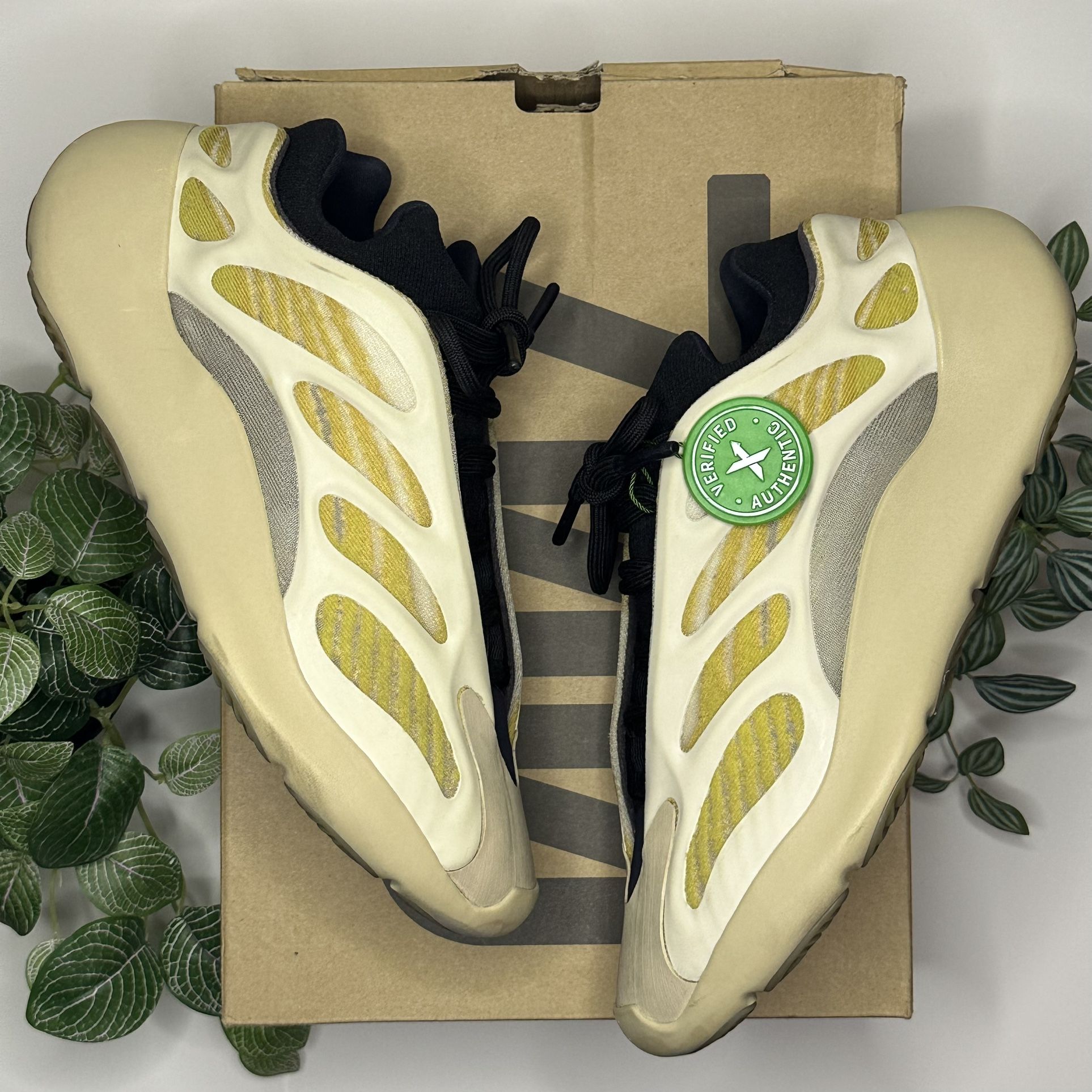 Adidas Yeezy 700 V3 Safflower Size 8 Mens Yellow Black Reflective 