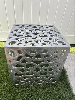 Modern Cutout Metal Accent Stool / Side Table