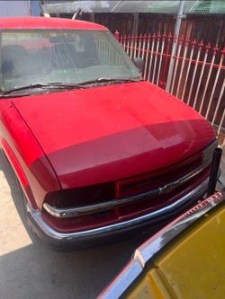 2003 S-10 hood