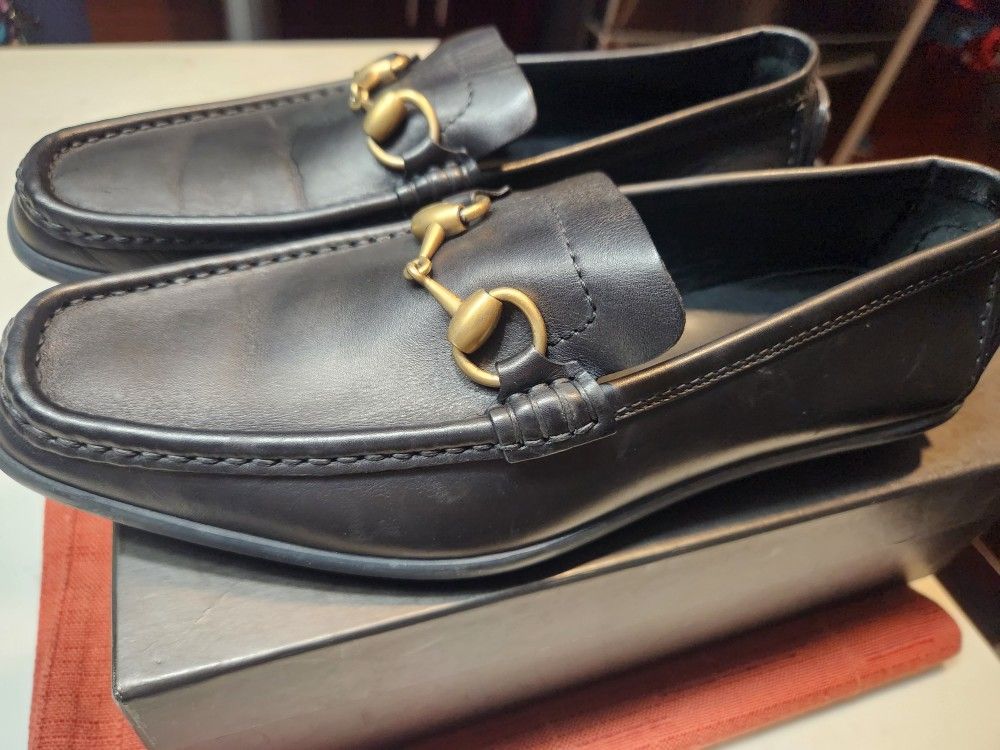 Womens 7 Gucci Loafer