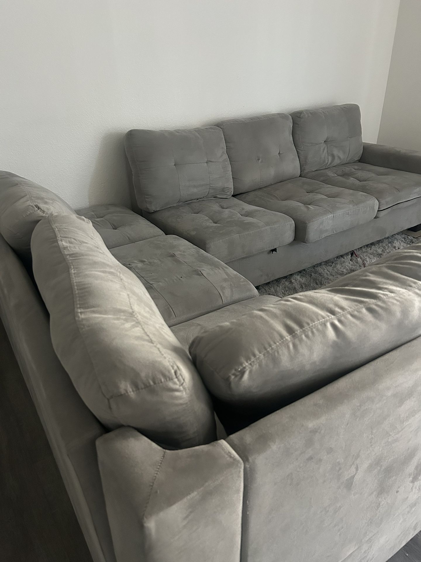 Couch / Sectional