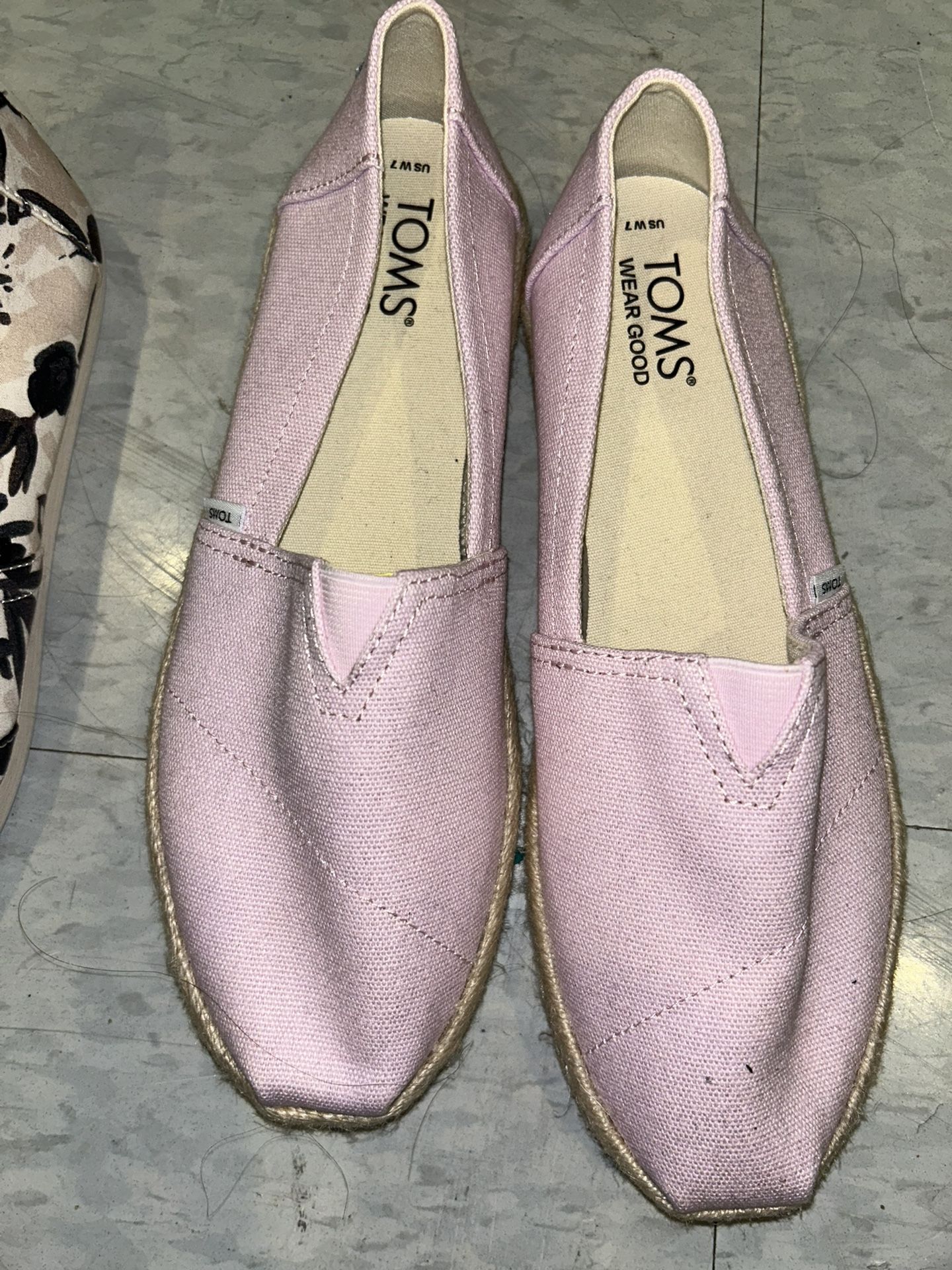 Toms