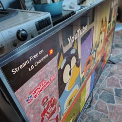 Samsung Smart TV 85 Inch  2023