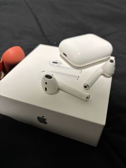Apple AirPods with Charging Case
