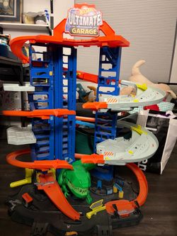 Hot wheels garage