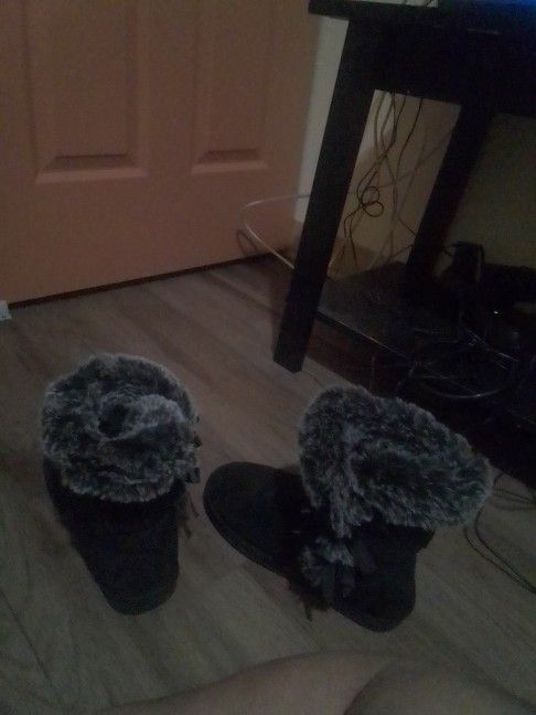 I'm Selling My Boots For $100