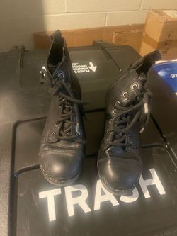 Girls shoes