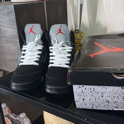 Jordan 5 Black Metallic Reimagined