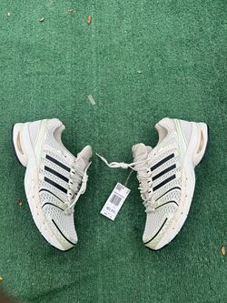 Size 10.5 - adidas Originals Adistar Control 5 Cloud White/Core Black/Alumina