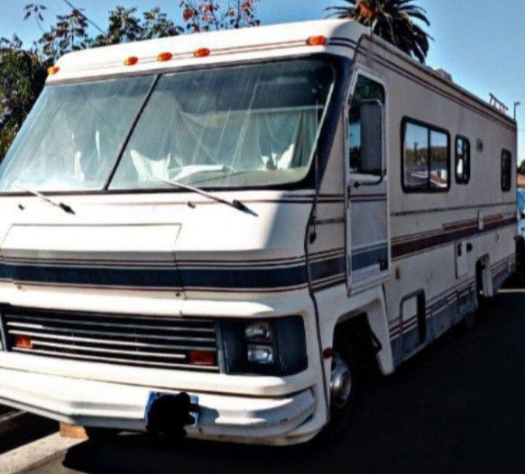 RV MOTORHOME CLASS A CHEVROLET PATHFINDER  1985