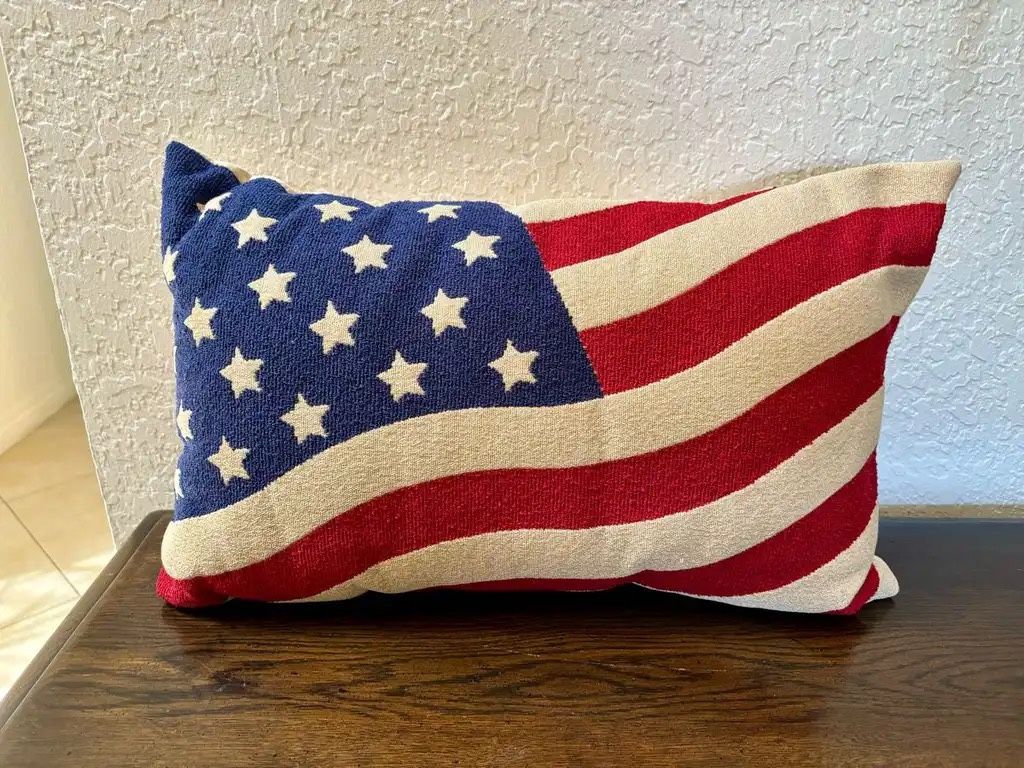 4th of July / Memorial Day Pillow (indoor).