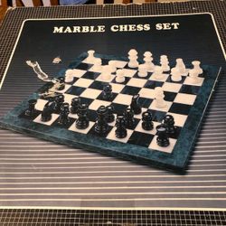 MARBLE  CHESS   SET 