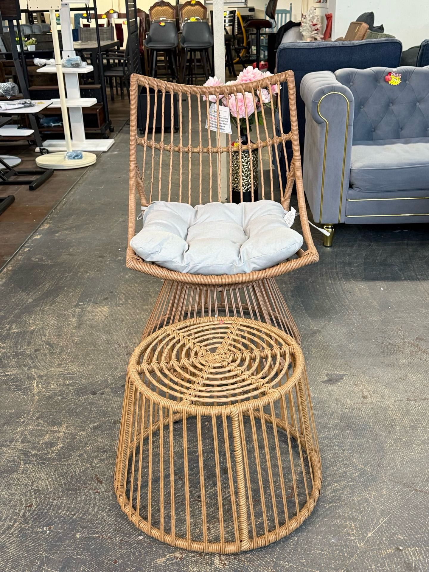 🔥Set of 2🔥Wicker Outdoor Chair and Side Table Set with Cushion, (Light Brown )💰130$