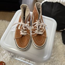 VANS size 3 mustard Color !