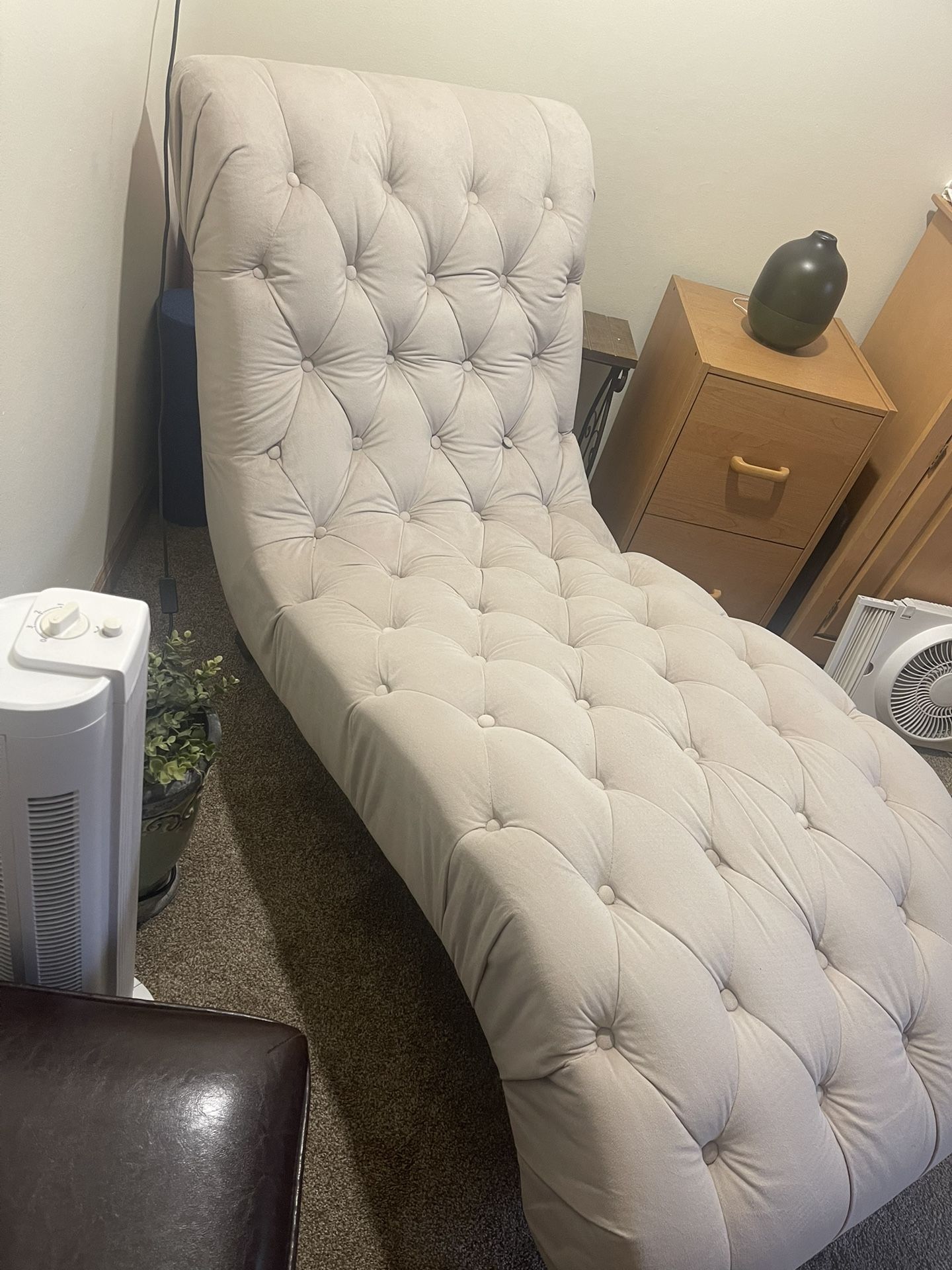 Chaise Lounge