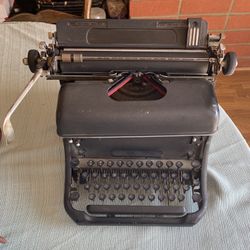 Vintage Remington Typewriter