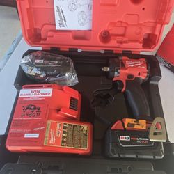 🔥$300 FIRM PRICE, NO NEGOTIABLE🔥MILWAUKEE M18 FUEL 18V 1/2 in. Compact Impact Wrench with Two 5.0Ah Resistant Batteries