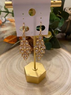 Aretes oro laminado 18k  $10 each• C/U