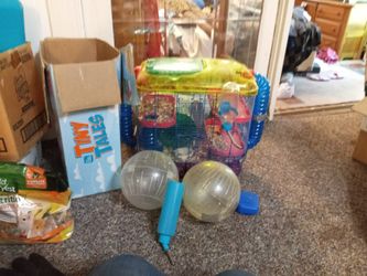 Hampster Cage With All Accessories 2 Walking Wheels Food And Cedar Bedding